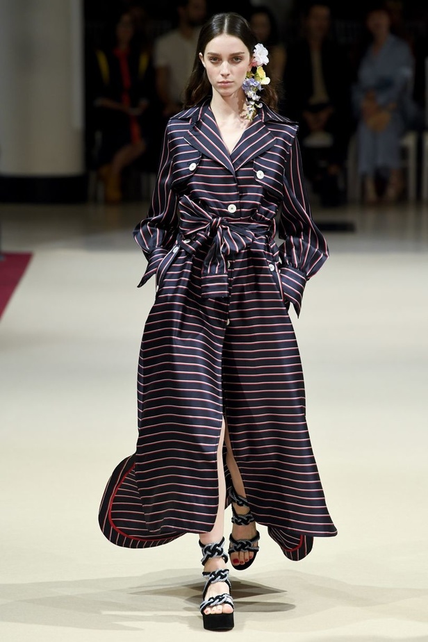 ازياء من عرض أليكسيس مابيل باسبوع الموضة في باريس