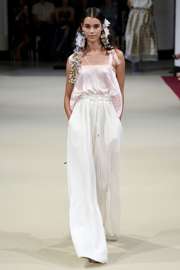 ازياء من عرض أليكسيس مابيل باسبوع الموضة في باريس