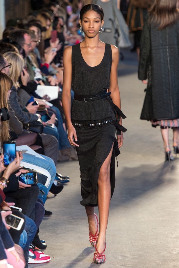 مجموعة "التوزارا" لموسم ربيع وصيف 2018