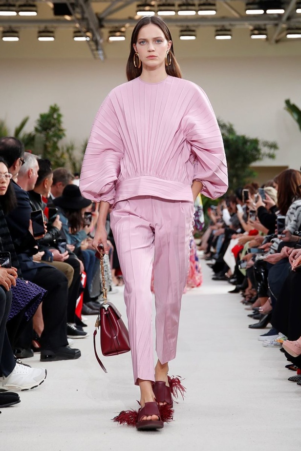 مجموعة فالنتينو لموسم ربيع وصيف 2019