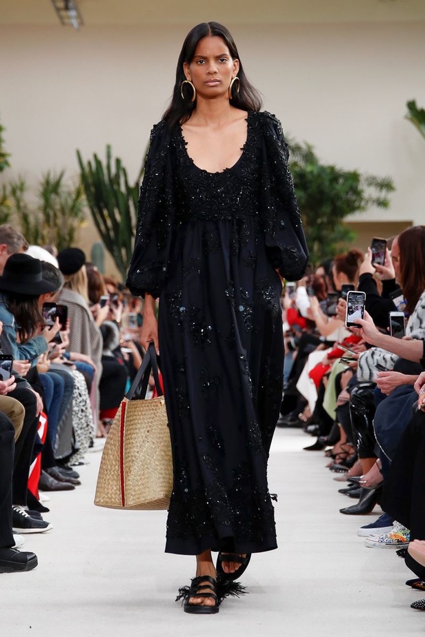 مجموعة فالنتينو لموسم ربيع وصيف 2019