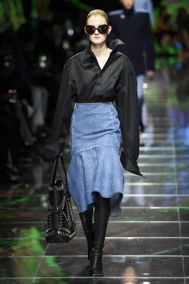 مجموعة Balenciaga لربيع وصيف 2019