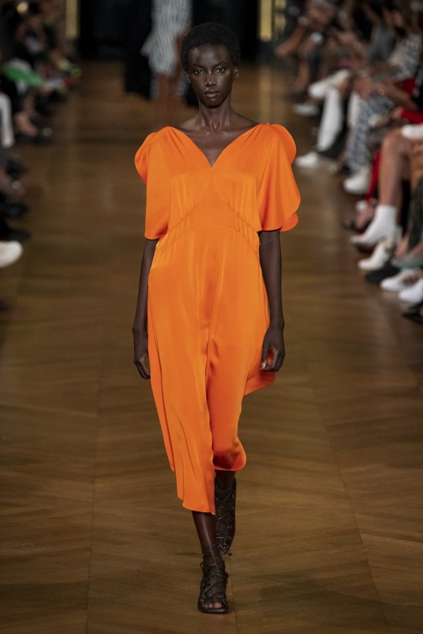 اسبوع الموضة في باريس 2019 مجموعة ستيلا مكارتني لربيع وصيف 2020