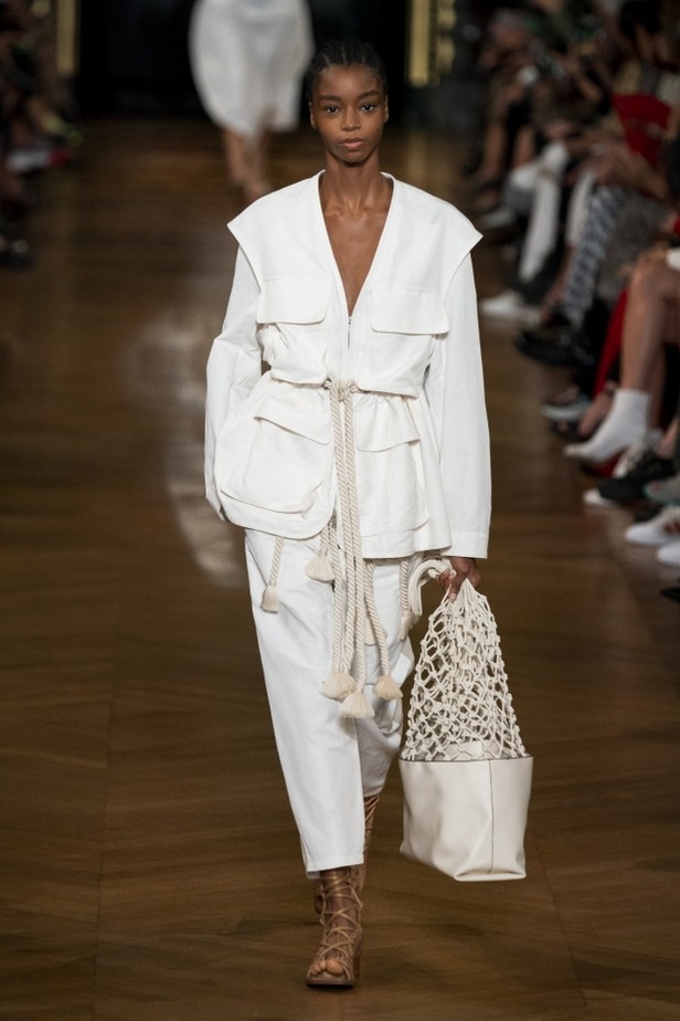 اسبوع الموضة في باريس 2019 مجموعة ستيلا مكارتني لربيع وصيف 2020