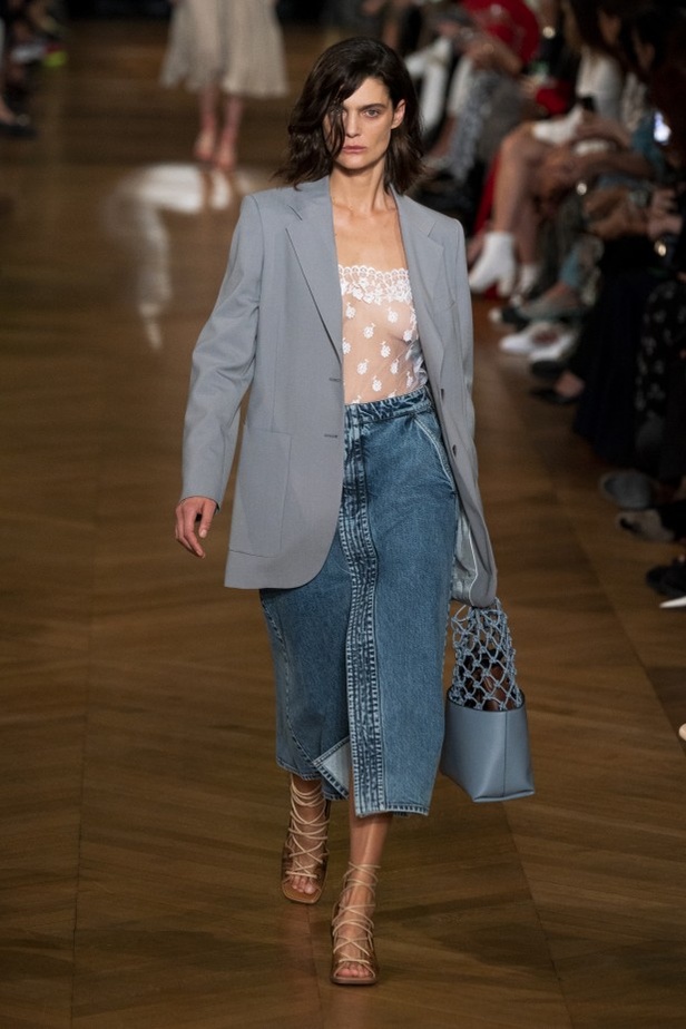 اسبوع الموضة في باريس 2019 مجموعة ستيلا مكارتني لربيع وصيف 2020