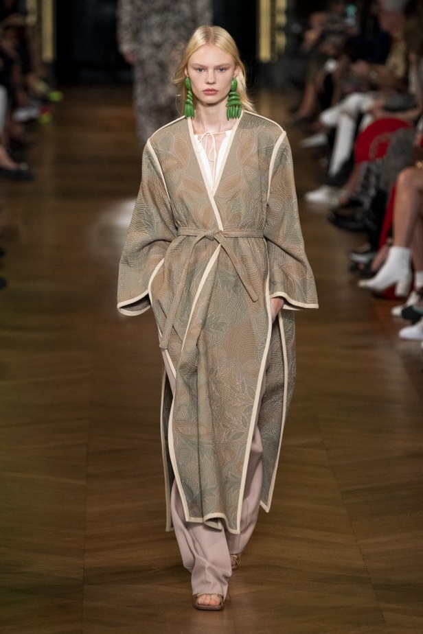 اسبوع الموضة في باريس 2019 مجموعة ستيلا مكارتني لربيع وصيف 2020