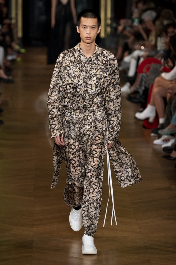 اسبوع الموضة في باريس 2019 مجموعة ستيلا مكارتني لربيع وصيف 2020