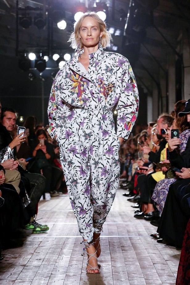 اسبوع الموضة في باريس 2019 مجموعة الالبسة الجاهزة من إيزابيل مارانت لربيع وصيف 2020