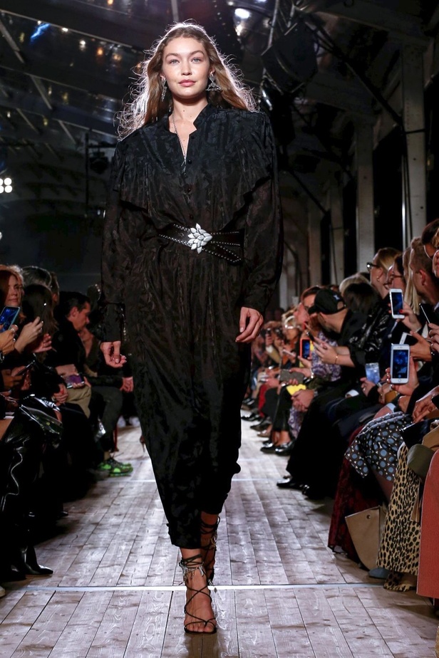 اسبوع الموضة في باريس 2019 مجموعة الالبسة الجاهزة من إيزابيل مارانت لربيع وصيف 2020