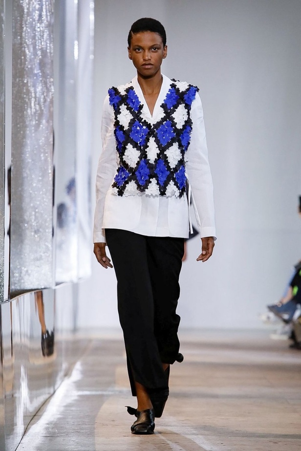 اسبوع الموضة في باريس 2019  مجموعة NINA RICCI الفاخرة  لربيع وصيف 2020