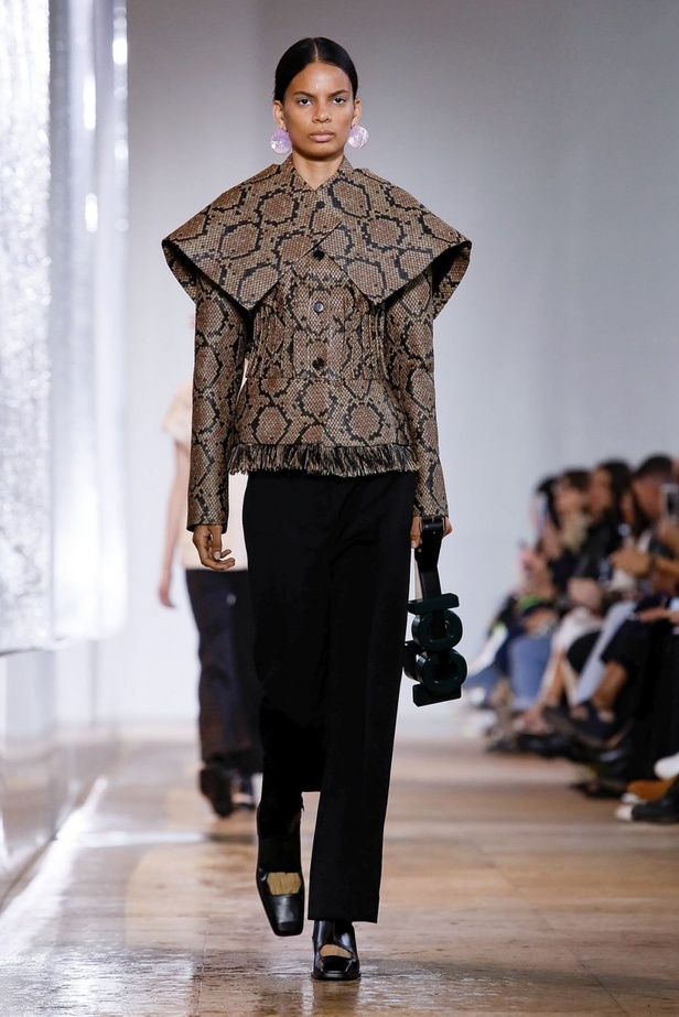 اسبوع الموضة في باريس 2019  مجموعة NINA RICCI الفاخرة  لربيع وصيف 2020