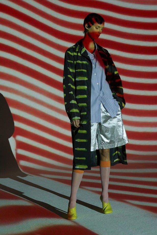 عرض أزياء Dries Van Noten لمجموعة ربيع وصيف 2021 من أسبوع باريس للموضة