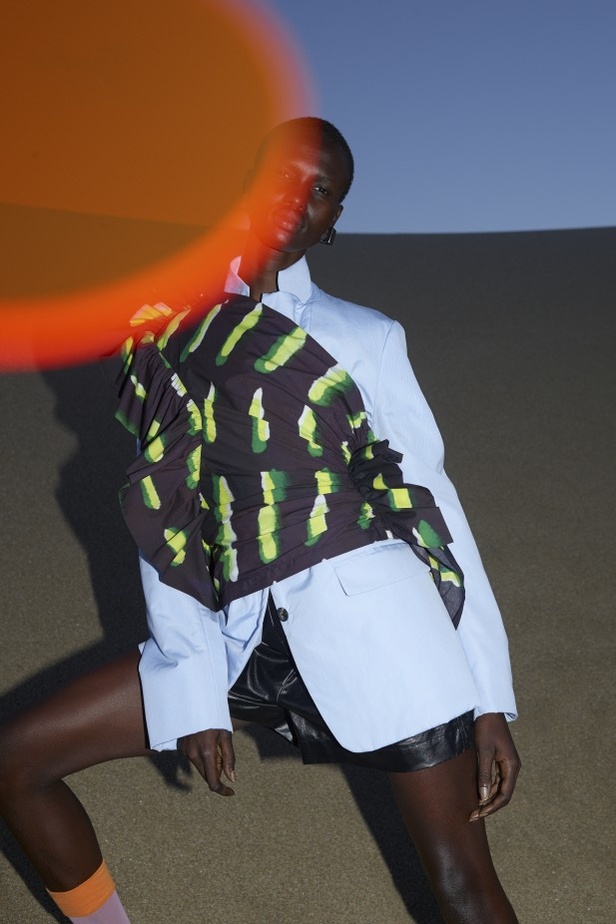 عرض أزياء Dries Van Noten لمجموعة ربيع وصيف 2021 من أسبوع باريس للموضة