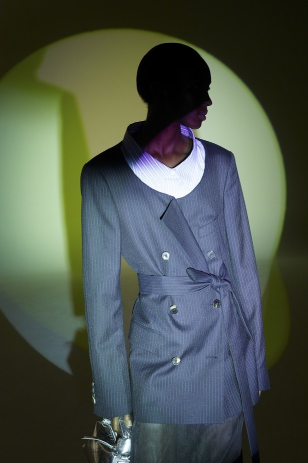 عرض أزياء Dries Van Noten لمجموعة ربيع وصيف 2021 من أسبوع باريس للموضة