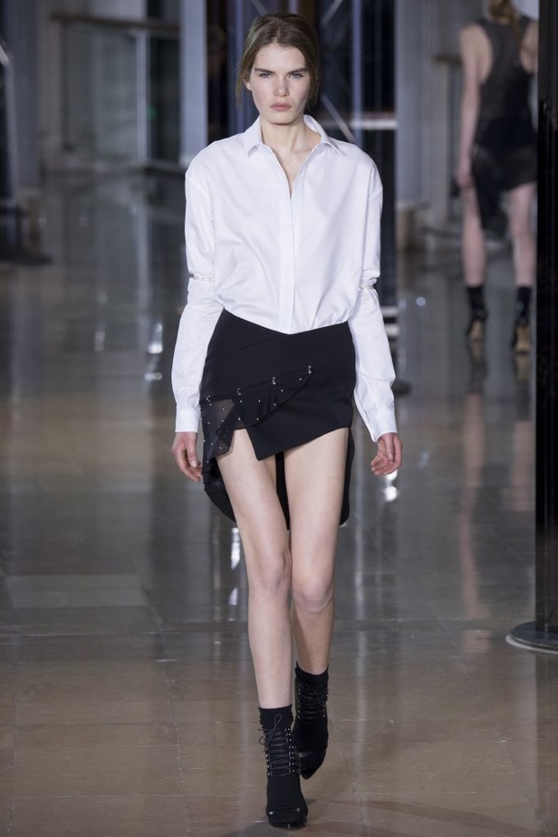 عرض انطوني فاكاريلو لخريف وشتاء 2016-2017