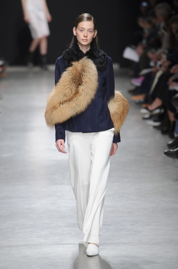 مجموعة Guy Laroche الكلاسيكية لخريف وشتاء 2017