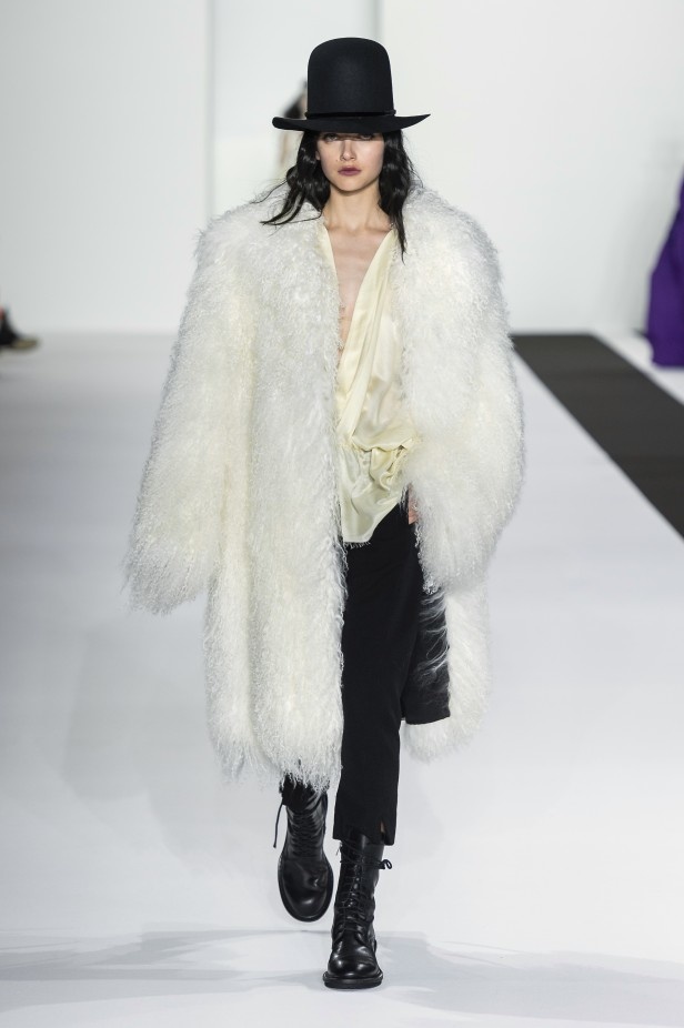 مجموعة Ann Demeulemeester لخريف 2019