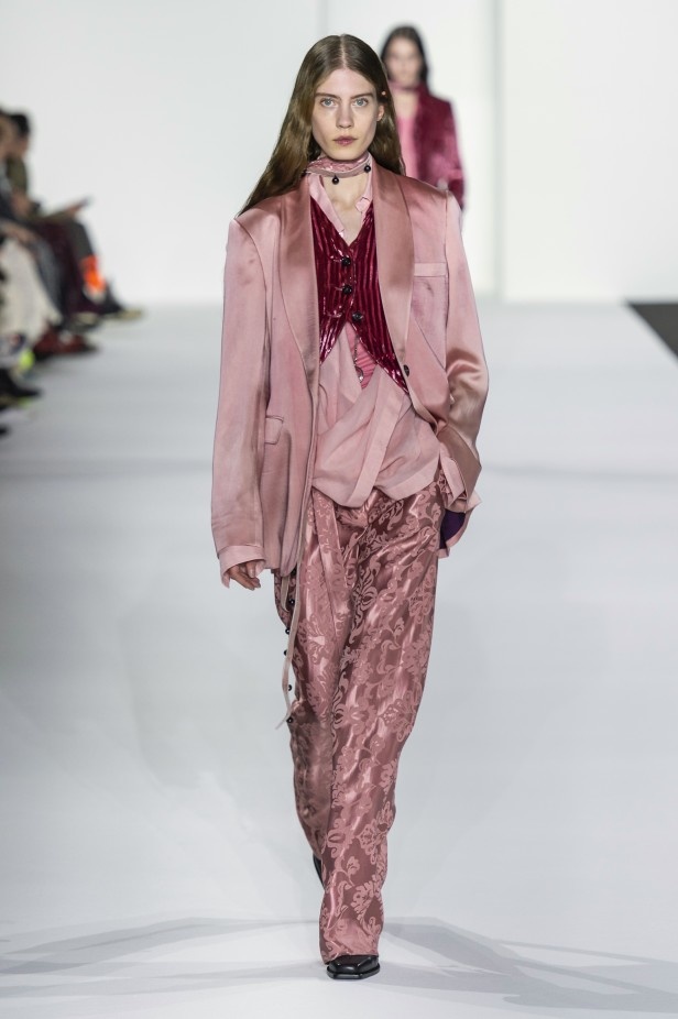 مجموعة Ann Demeulemeester لخريف 2019