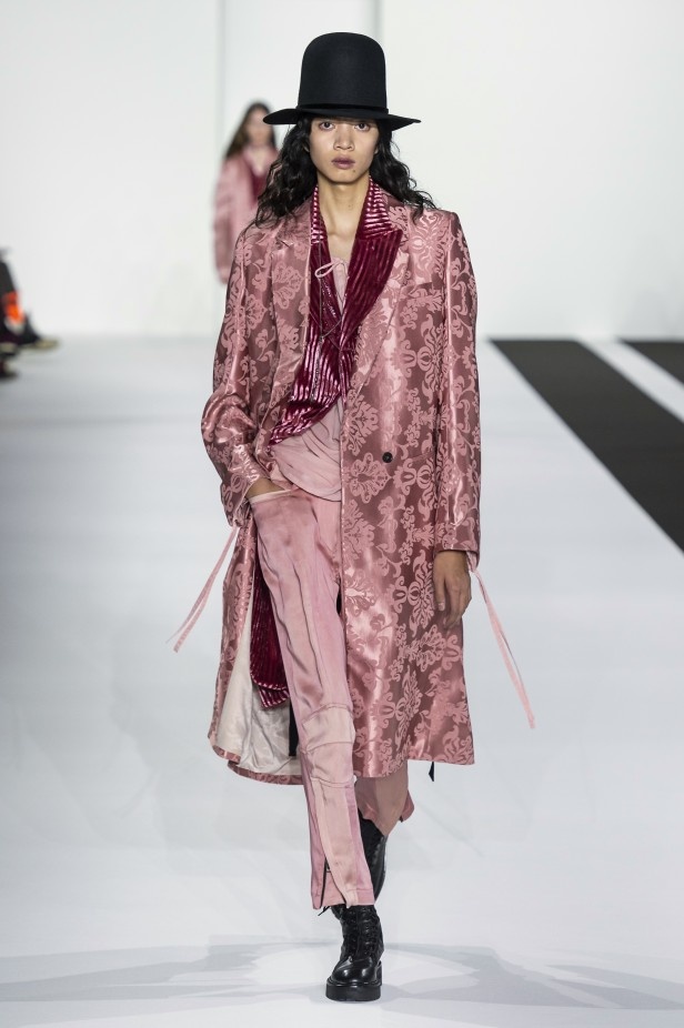 مجموعة Ann Demeulemeester لخريف 2019