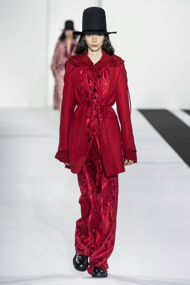 مجموعة Ann Demeulemeester لخريف 2019