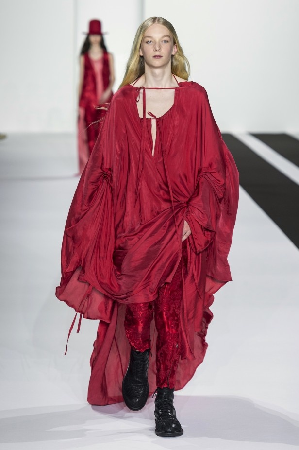 مجموعة Ann Demeulemeester لخريف 2019