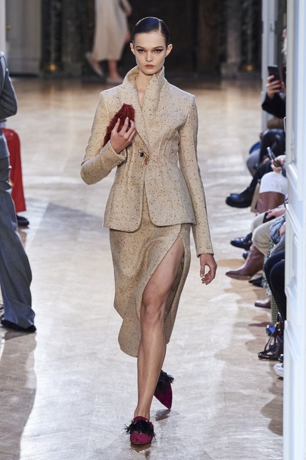 عرض أزياء Altuzarra خلال اسبوع الموضة في باريس لخريف وشتاء 2020-2021