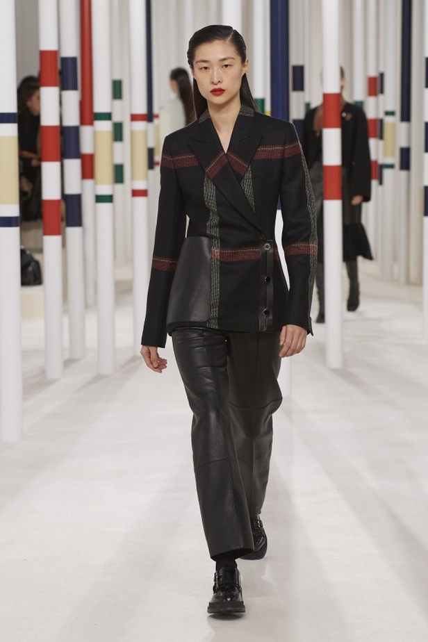 عرض أزياء Hermes لخريف وشتاء 2020-2021 خلال اسبوع الموضة في باريس