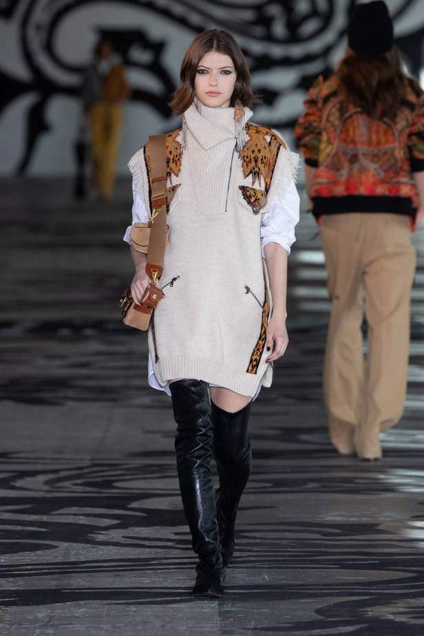 عرض ازياء مجموعة Etro لموسم خريف وشتاء 2021 في ميلانو