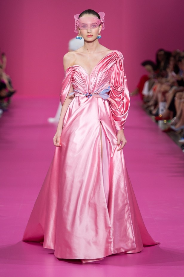 مجموعة جورج حبيقة للأزياء الراقية لخريف 2019: أناقة في التصاميم وعصرية بالتفاصيل