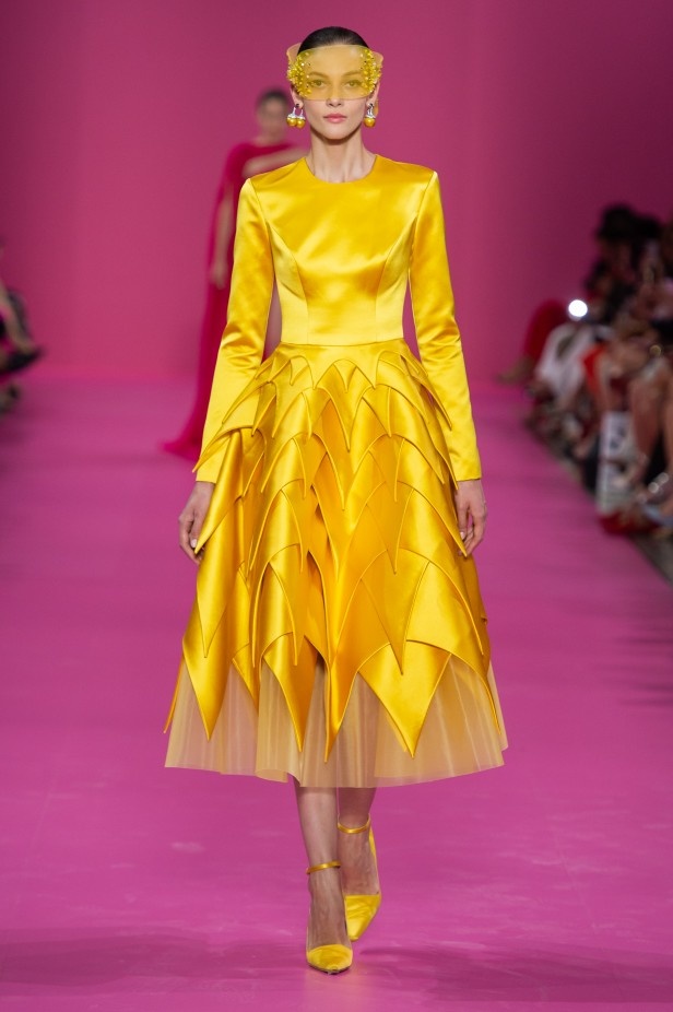 مجموعة جورج حبيقة للأزياء الراقية لخريف 2019: أناقة في التصاميم وعصرية بالتفاصيل