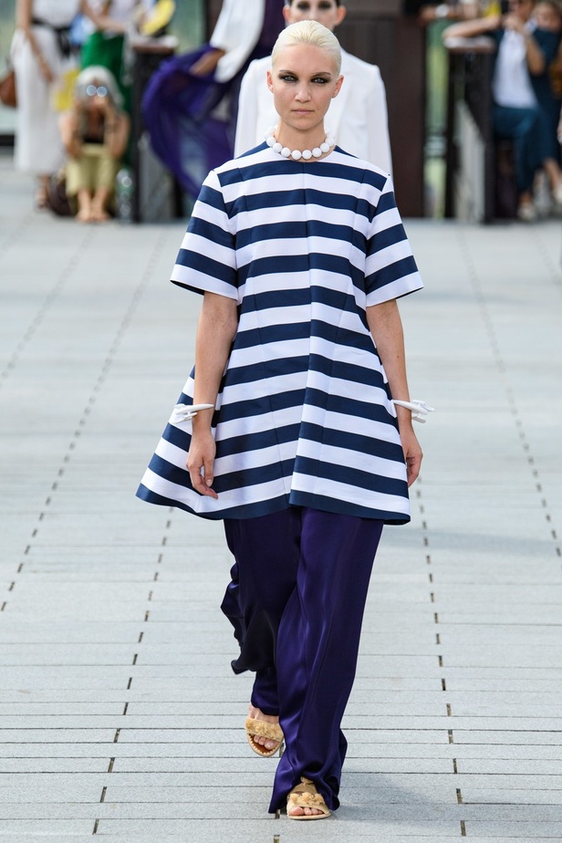 المصمم ربيع كيروز يحتفل بمرور ٢٠  عاما على دخوله عالم الأزياء  