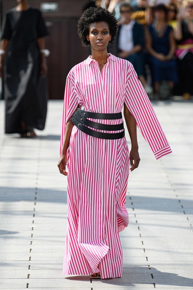 المصمم ربيع كيروز يحتفل بمرور ٢٠  عاما على دخوله عالم الأزياء  