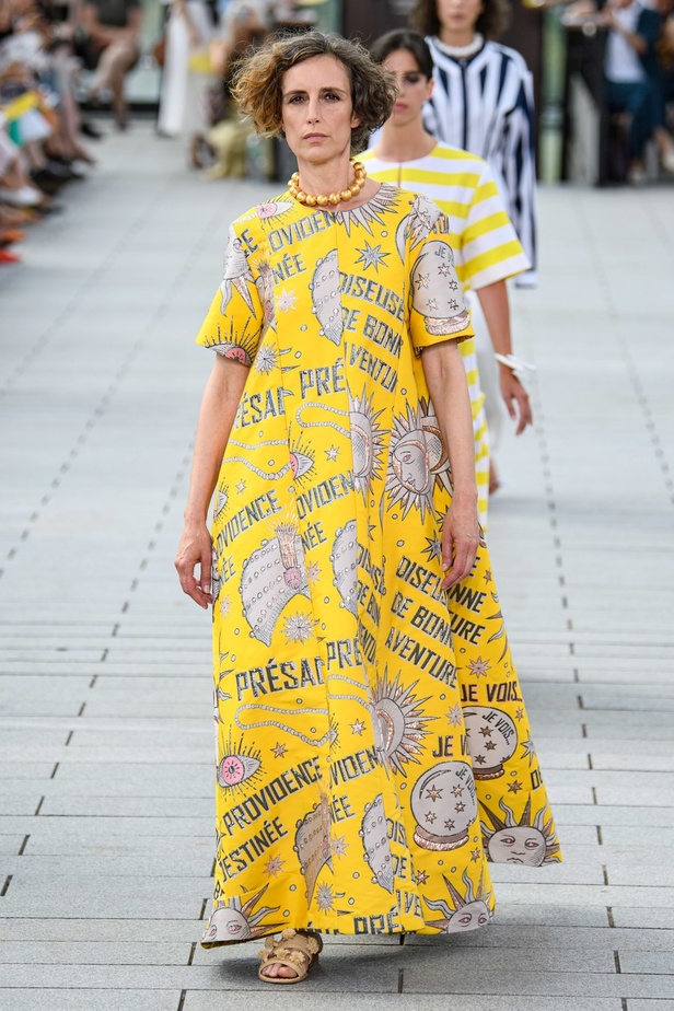 المصمم ربيع كيروز يحتفل بمرور ٢٠  عاما على دخوله عالم الأزياء  