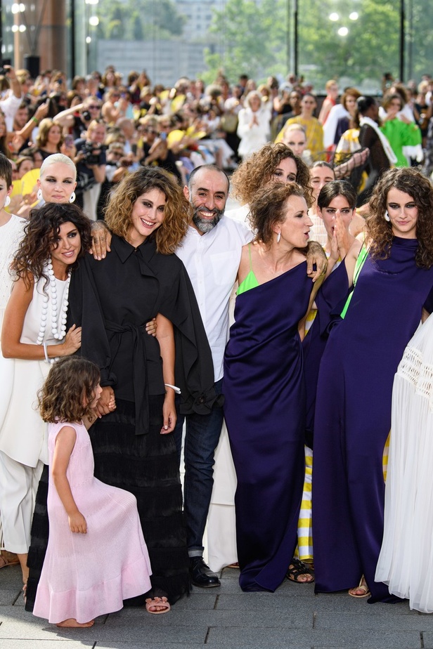 المصمم ربيع كيروز يحتفل بمرور ٢٠  عاما على دخوله عالم الأزياء  