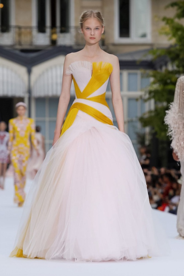 مجموعة رالف أند روسو للهوت كوتور لشتاء 2019