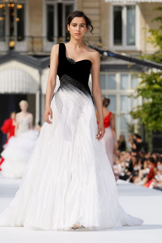 مجموعة رالف أند روسو للهوت كوتور لشتاء 2019