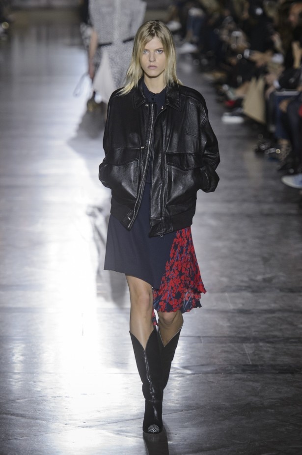 الكلاسيكية في مجموعة Givenchy لربيع وصيف 2018 في باريس