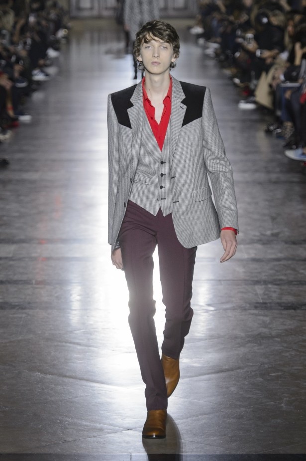 الكلاسيكية في مجموعة Givenchy لربيع وصيف 2018 في باريس