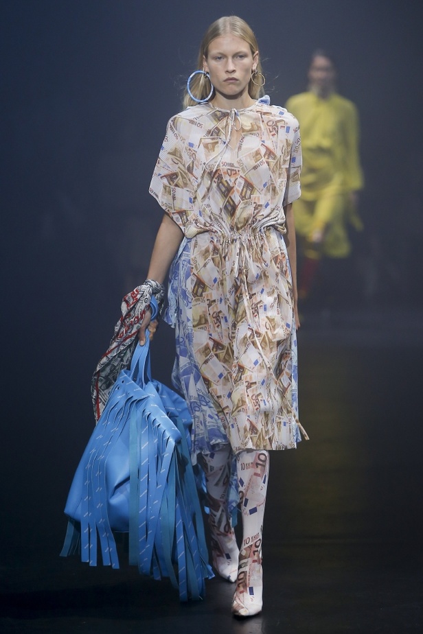 مجموعة Balenciaga لربيع وصيف 2018