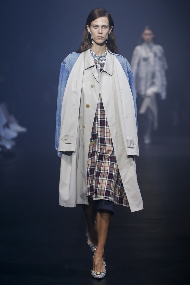 مجموعة Balenciaga لربيع وصيف 2018