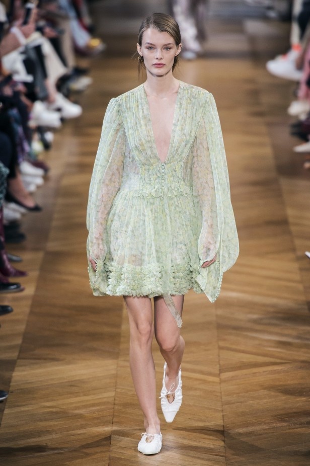 عرض  Stella McCartney لربيع وصيف 2019