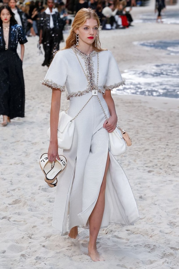 عرض أزياء "شانيل" Chanel لربيع وصيف 2019 !