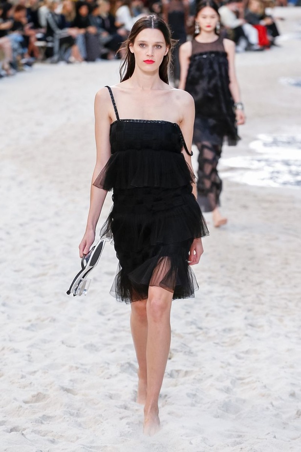 عرض أزياء "شانيل" Chanel لربيع وصيف 2019 !