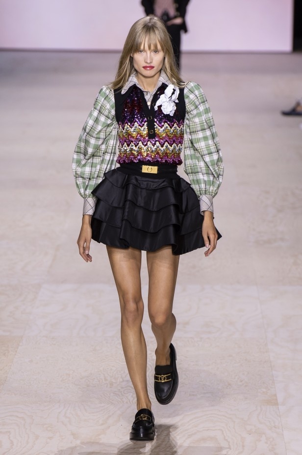 إطلالات فائقة الأناقة خلال عرض Louis Vuitton لربيع وصيف 2020