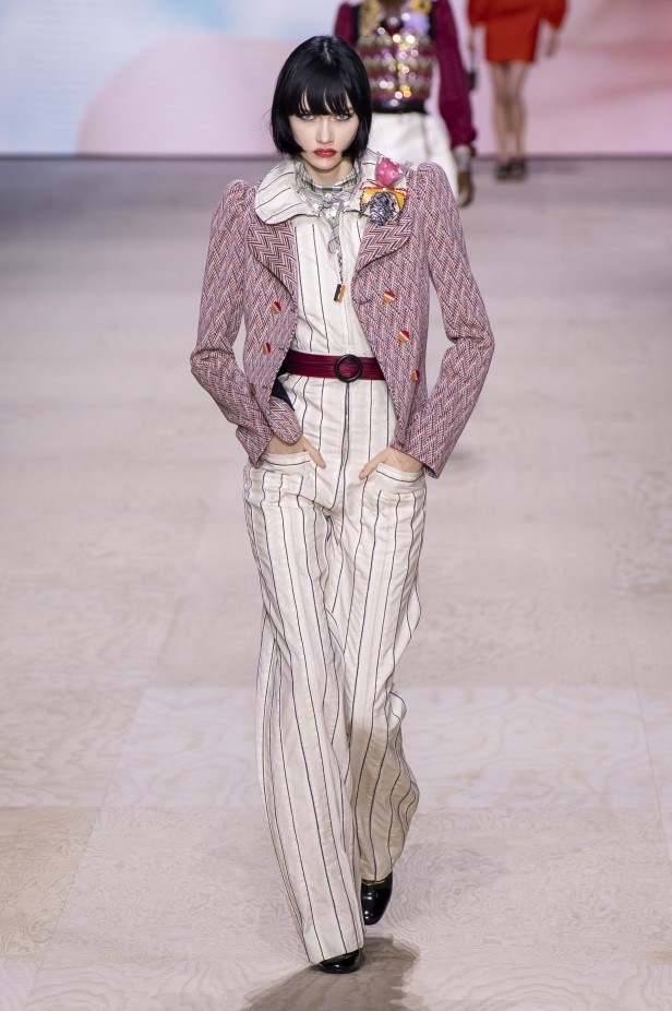 إطلالات فائقة الأناقة خلال عرض Louis Vuitton لربيع وصيف 2020