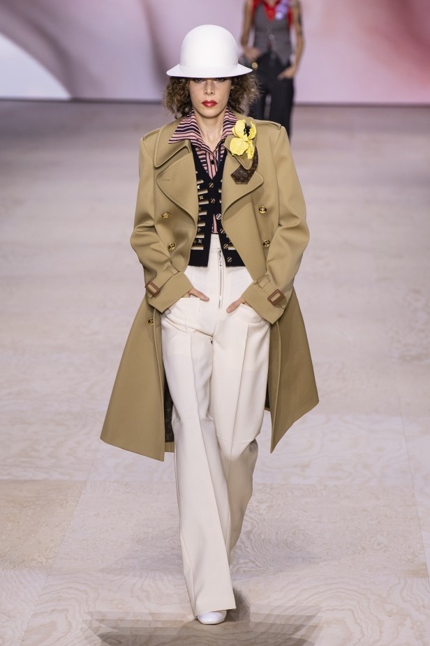 إطلالات فائقة الأناقة خلال عرض Louis Vuitton لربيع وصيف 2020