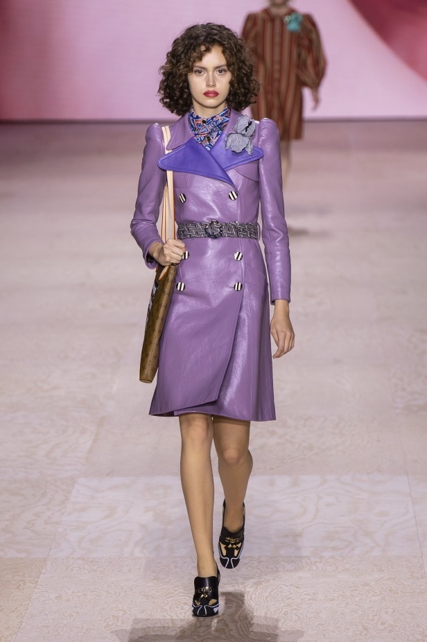 إطلالات فائقة الأناقة خلال عرض Louis Vuitton لربيع وصيف 2020