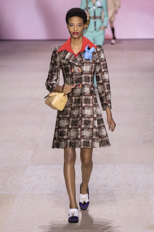 إطلالات فائقة الأناقة خلال عرض Louis Vuitton لربيع وصيف 2020