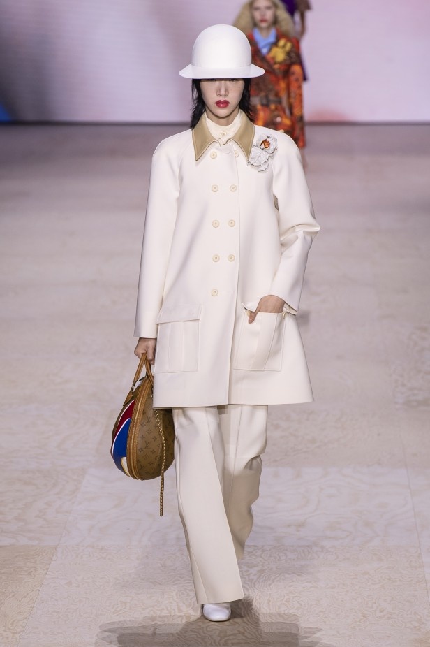 إطلالات فائقة الأناقة خلال عرض Louis Vuitton لربيع وصيف 2020