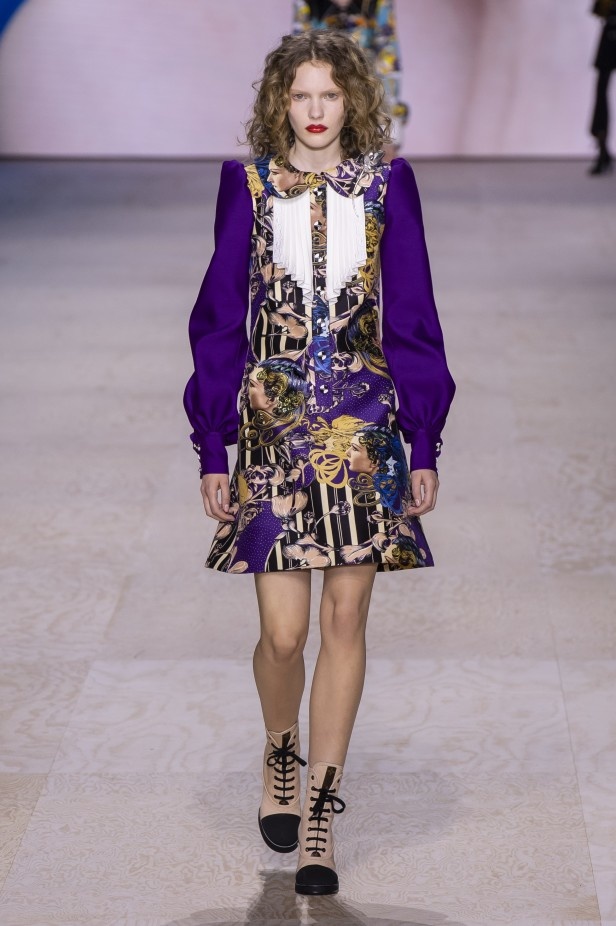إطلالات فائقة الأناقة خلال عرض Louis Vuitton لربيع وصيف 2020